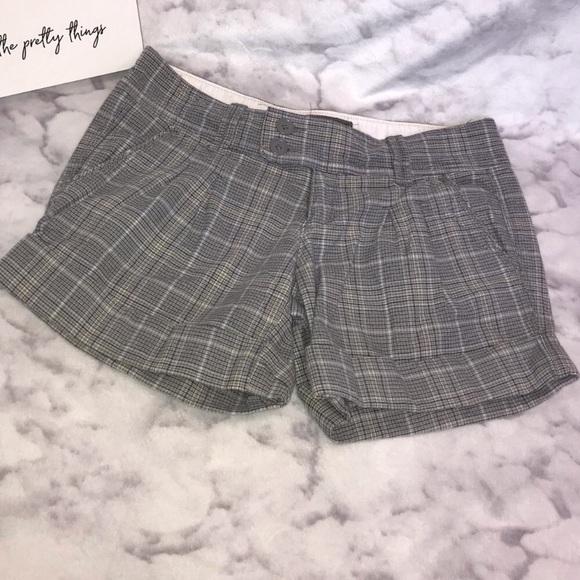 Abercrombie & Fitch Pants - A&F • Plaid shorts